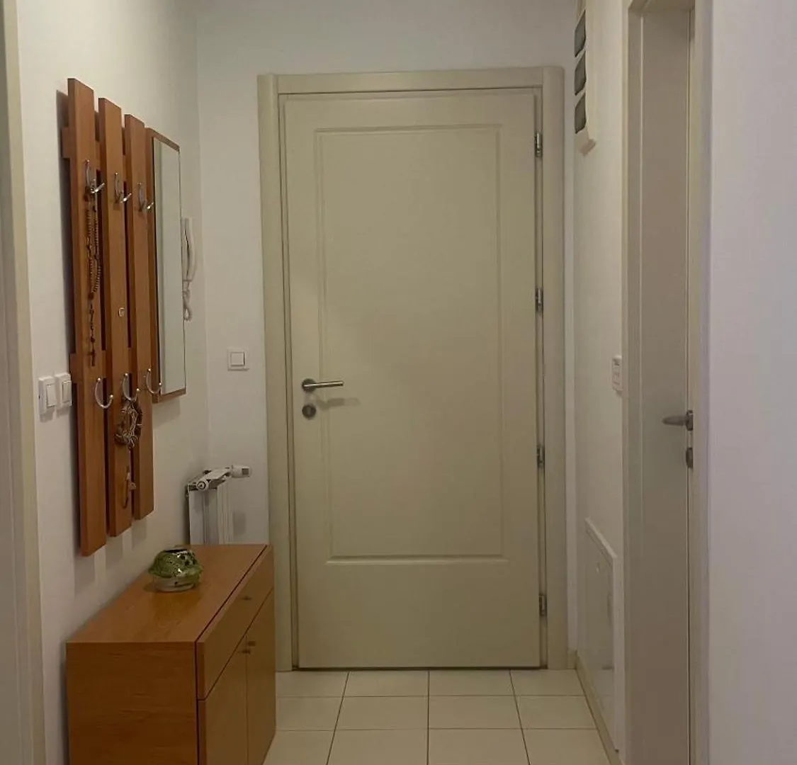 Apartment Lela Pula 0*,